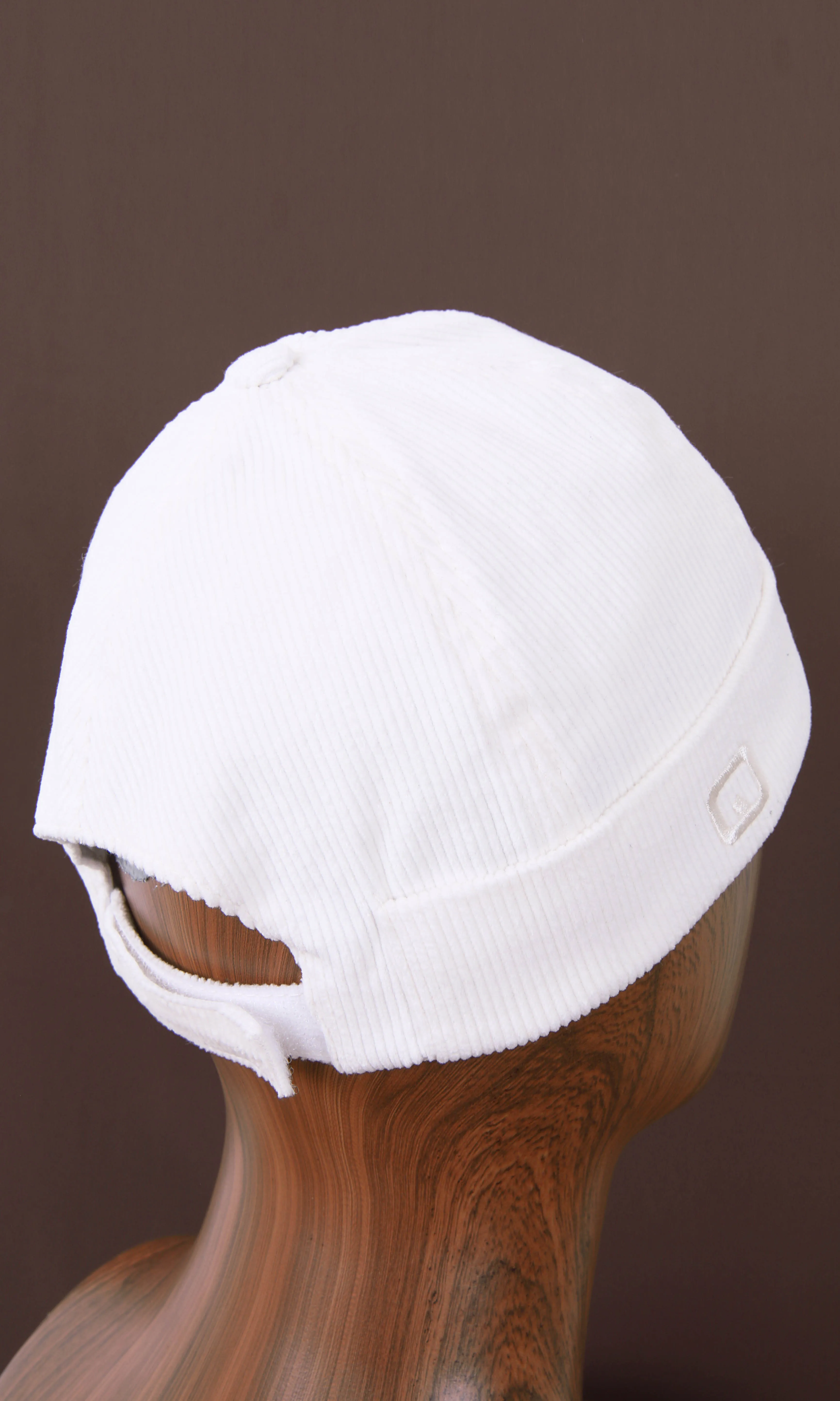 QL Velvet Docker Hat in Cream